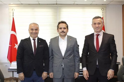  Mehmet Nebi KAYA, ilçemizde göreve başlayan Şile SGK Müdürü Bayram GÜL ile Müdür Yardımcısı Fatih DEMİREL'i makamında kabul etti.